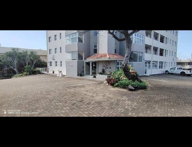 3 BEDROOM APARTMENT FOR SALE IN MARGATE BEACH